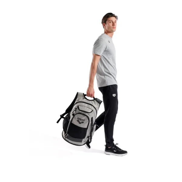 plecak-arena-all-set-backpack-0102010235800-ICE-1 Arena All Set Backpack 45L ICE – dwie główne komory i zewnętrzne kieszenie na zamek